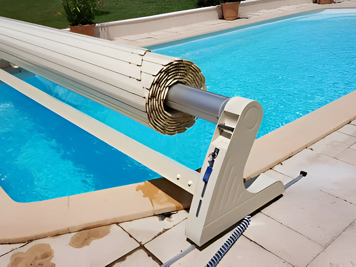 Volet roulant piscine à Martigues