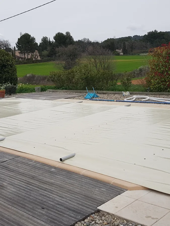 Capaxion Volet Roulant Piscine Marseille BACHE A BARRE 1 1